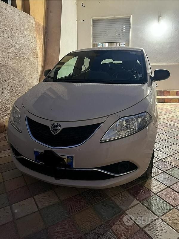 Usata Lancia Ypsilon 69 CV (50 kW) 2017 Utilitaria