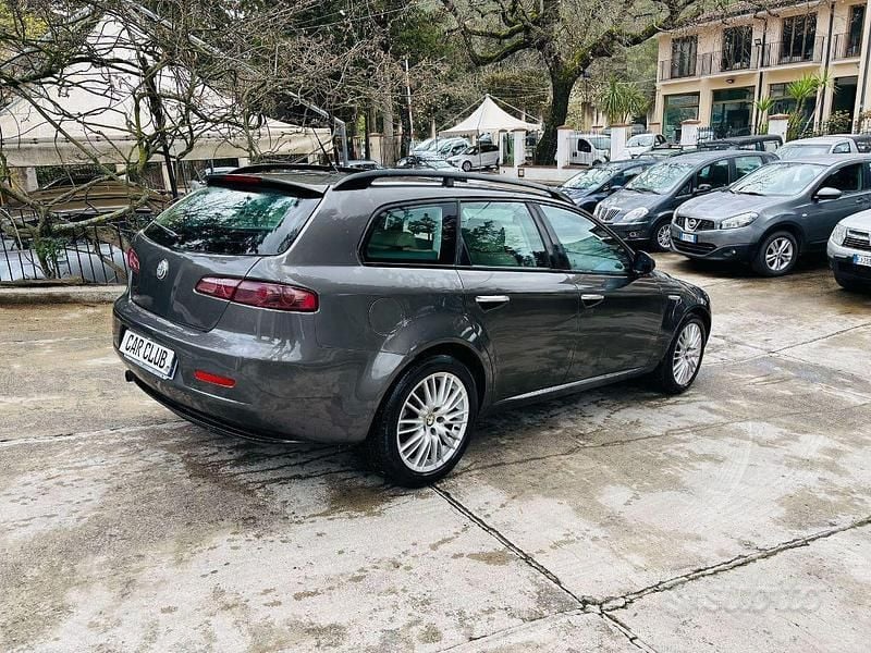 Usata Alfa Romeo 159 Distinctive 150 CV (110 kW) 2007 Bronzo Station wagon