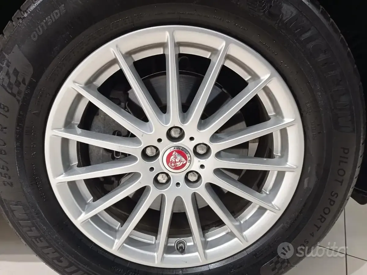 Usata Jaguar F-Pace Prestige 180 CV (132 kW) 2017 Grigio SUV