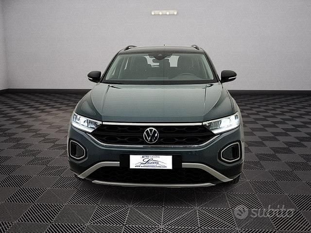 Usata VW T-Roc Life 110 CV (80 kW) 2022 Grigio SUV