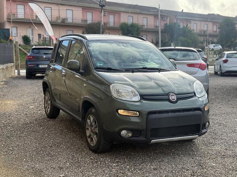 Usata Fiat Panda 4x4 S 75 CV (55 kW) 2013 Verde Utilitaria