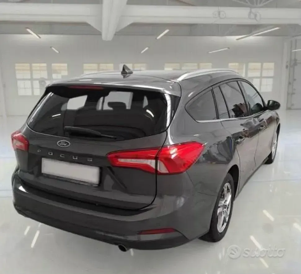 Usata Ford Focus Business Edition 120 CV (88 kW) 2020 Grigio Station wagon