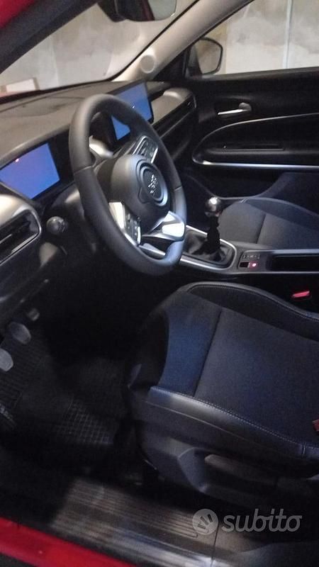 Usata Jeep Avenger Summit 101 CV (74 kW) 2024 Rosso SUV