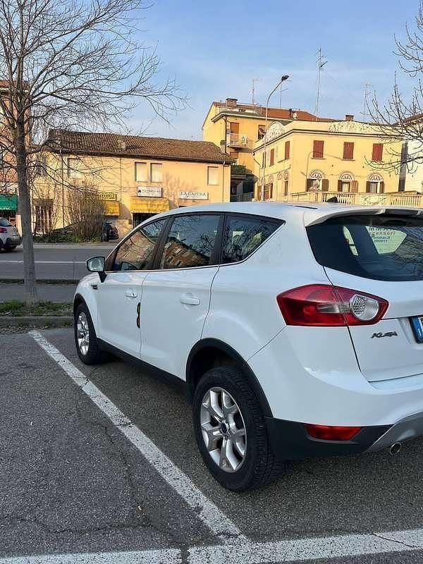Usata Ford Kuga 140 CV (102 kW) 2012 Bianco SUV