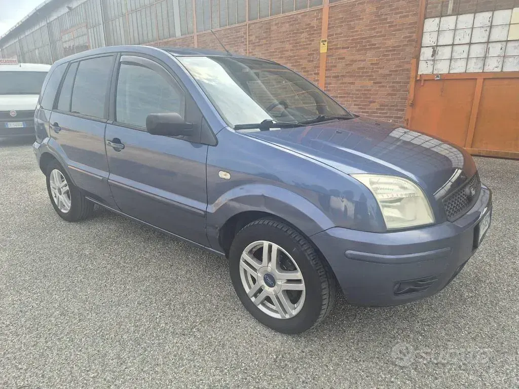 Usata Ford Fusion 68 CV (50 kW) 2005 Blu Utilitaria