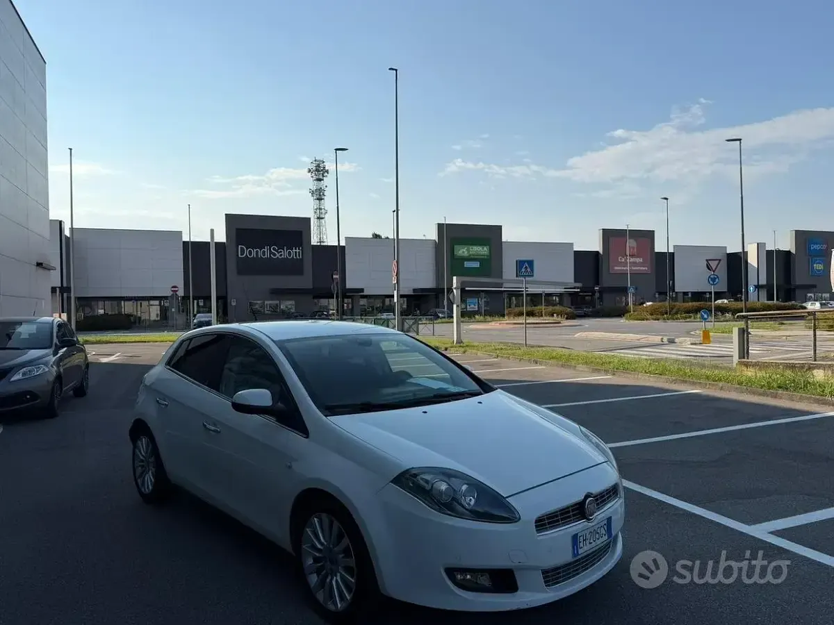 Usata Fiat Bravo Dynamic 120 CV (88 kW) 2011 Bianco Utilitaria