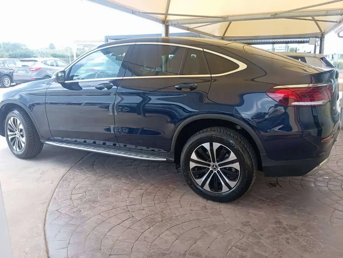 Usata Mercedes GLC300 Business 194 CV (142 kW) 2022 Blu montecarlo SUV