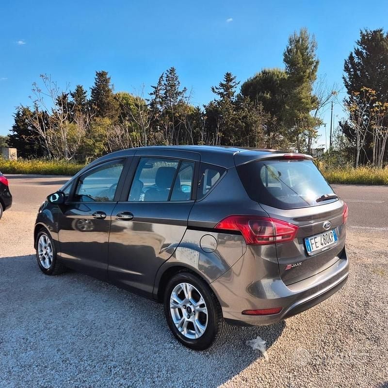 Usata Ford B-MAX Titanium 95 CV (69 kW) 2016 Grigio Monovolume