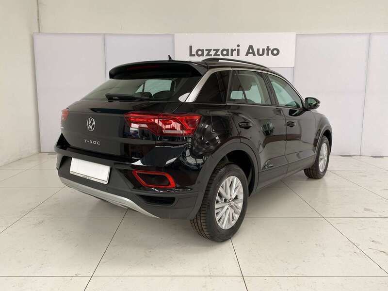 Usata VW T-Roc Life 150 CV (110 kW) 2024 Nero SUV
