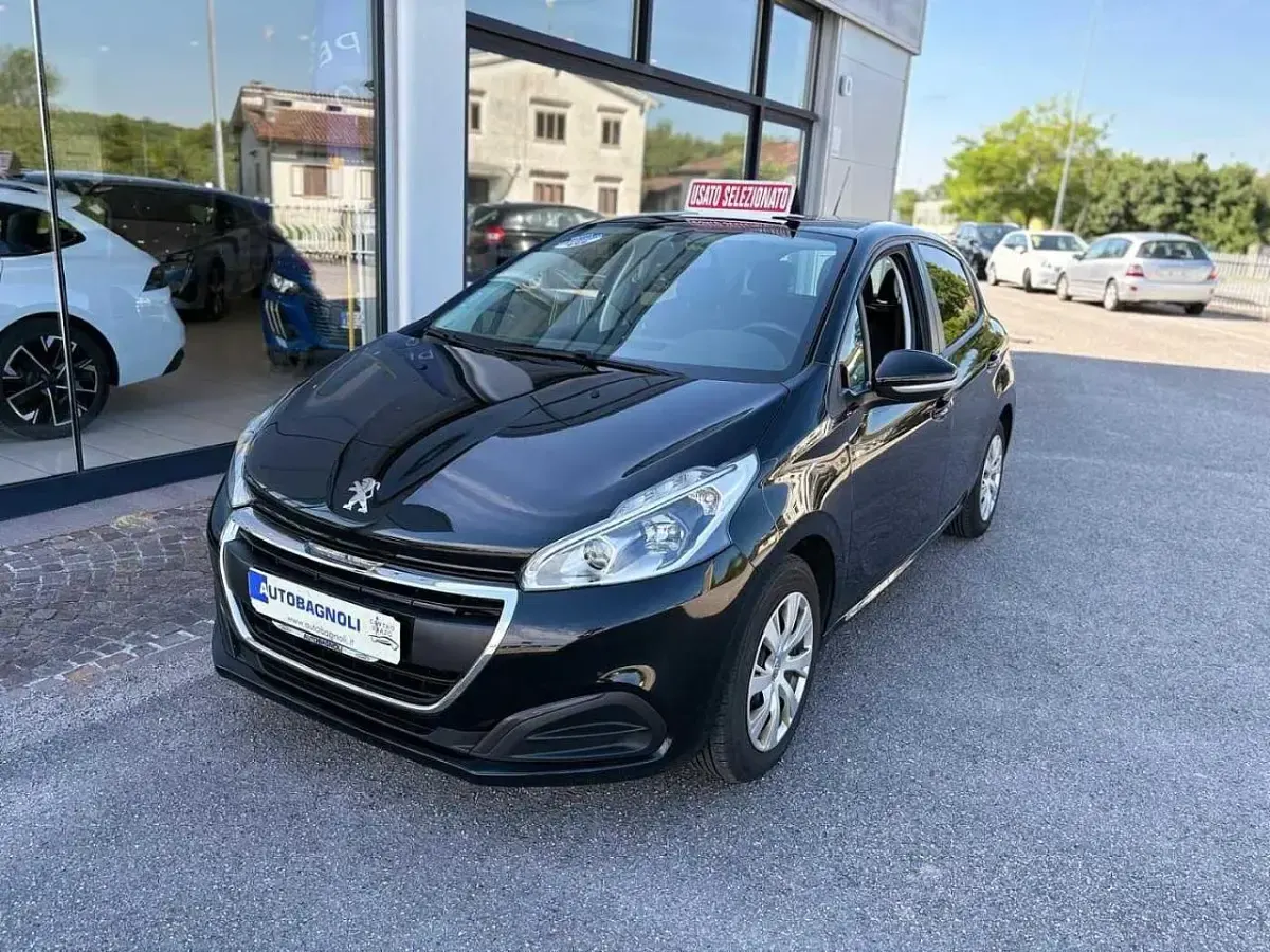 Usata Peugeot 208 Active 102 CV (75 kW) 2019 Utilitaria
