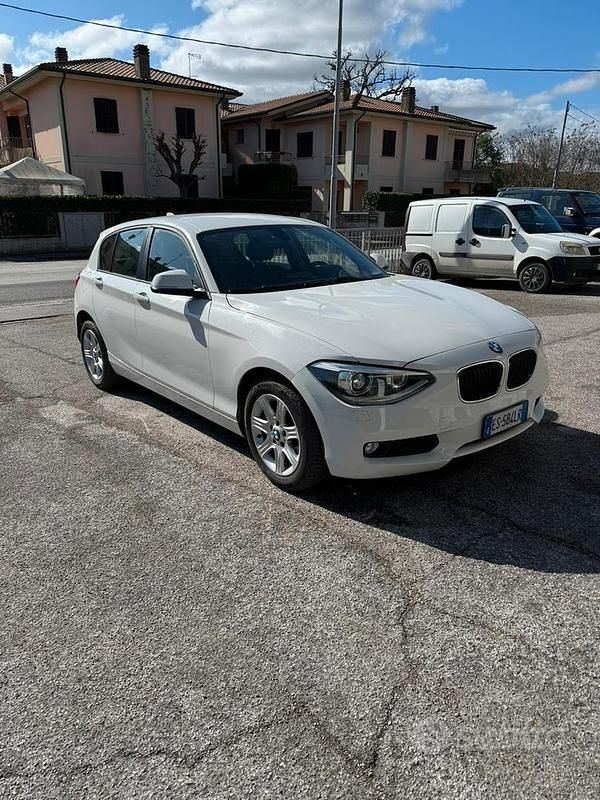 Begagnad BMW 114 Sport Line 95 HK (69 kW) 2013 Vit Halvkombi