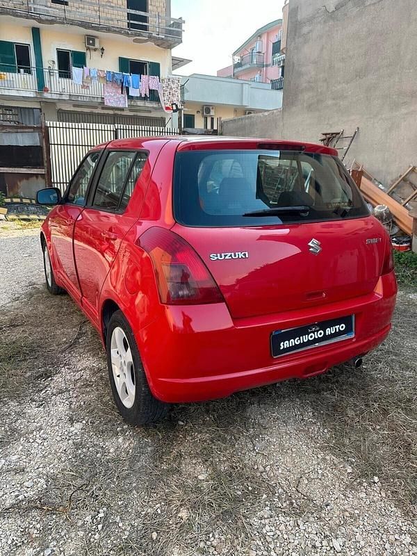 Käytetty Suzuki Swift GLX 69 HP (50 kW) 2006 Punainen Viistoperä