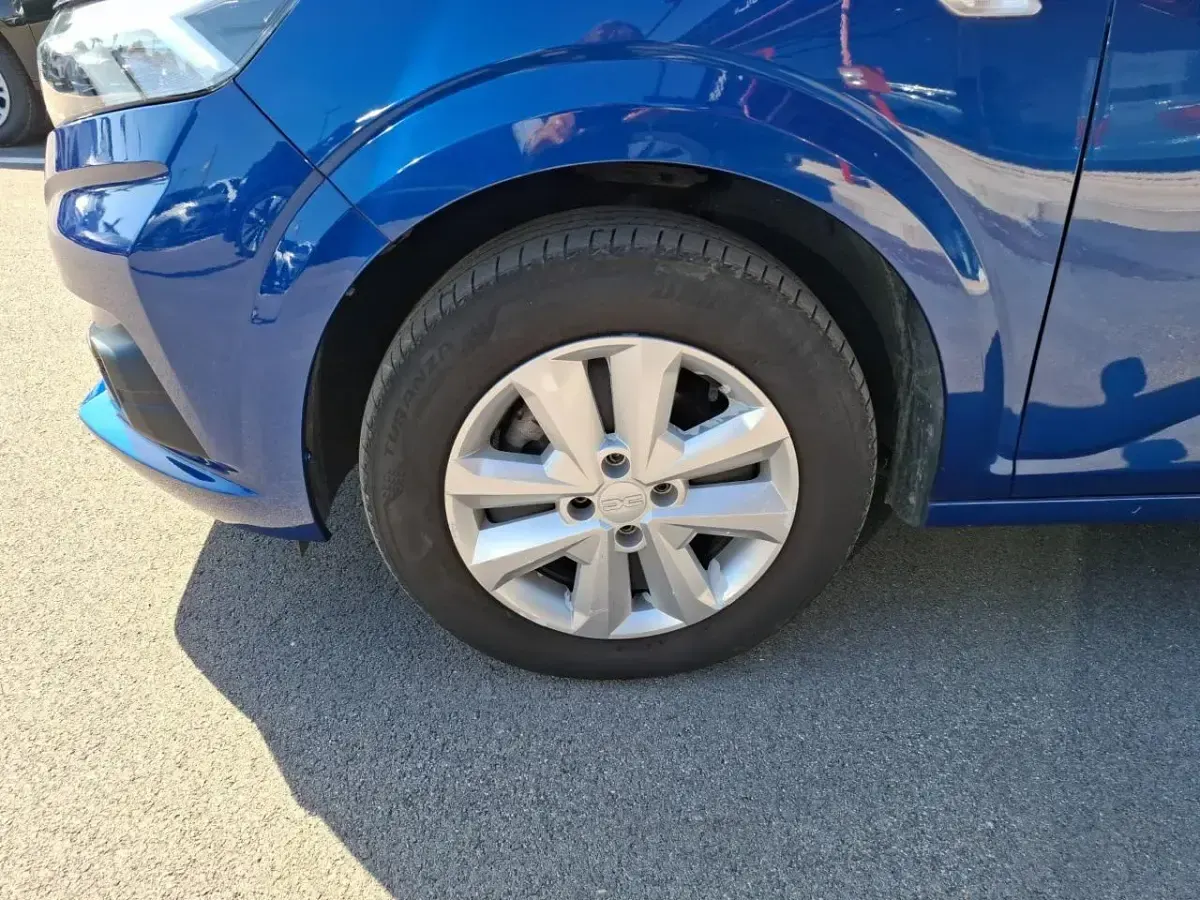 Usata Dacia Sandero Comfort 90 CV (66 kW) 2023 Blu Utilitaria