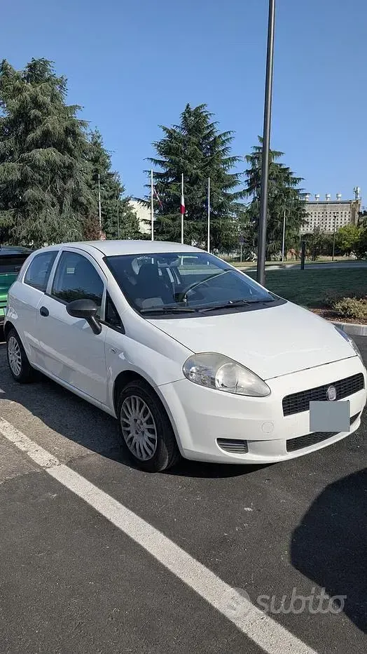 Usata Fiat Punto Evo Active 69 CV (50 kW) 2011 Bianco Utilitaria