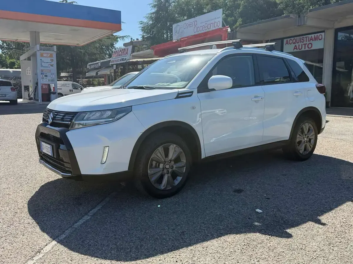 Usata Suzuki Vitara Cool 129 CV (94 kW) 2024 Bianco SUV