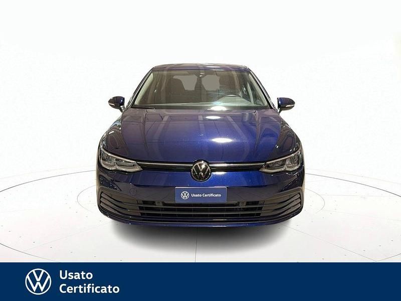 Usata VW Golf VIII Life 110 CV (80 kW) 2024 Blu / pastello Berlina