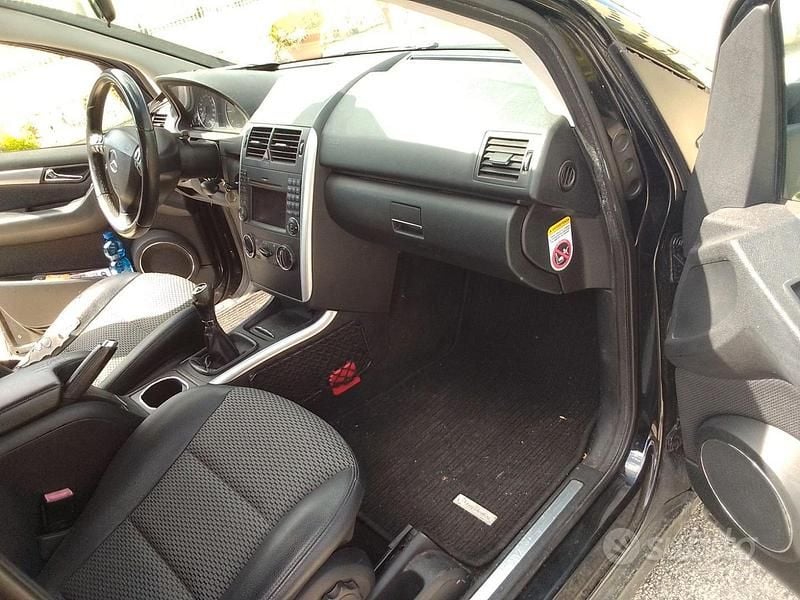 Usata Mercedes A180 Avantgarde 2011 Nero