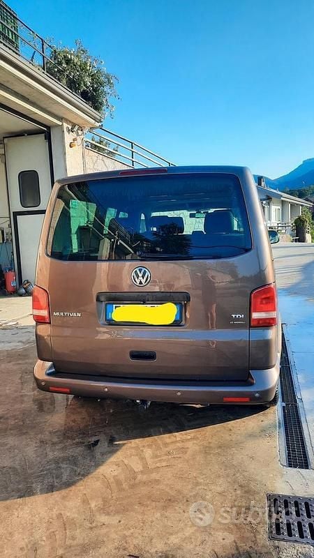 Usata VW Multivan 140 CV (102 kW) 2011 Monovolume