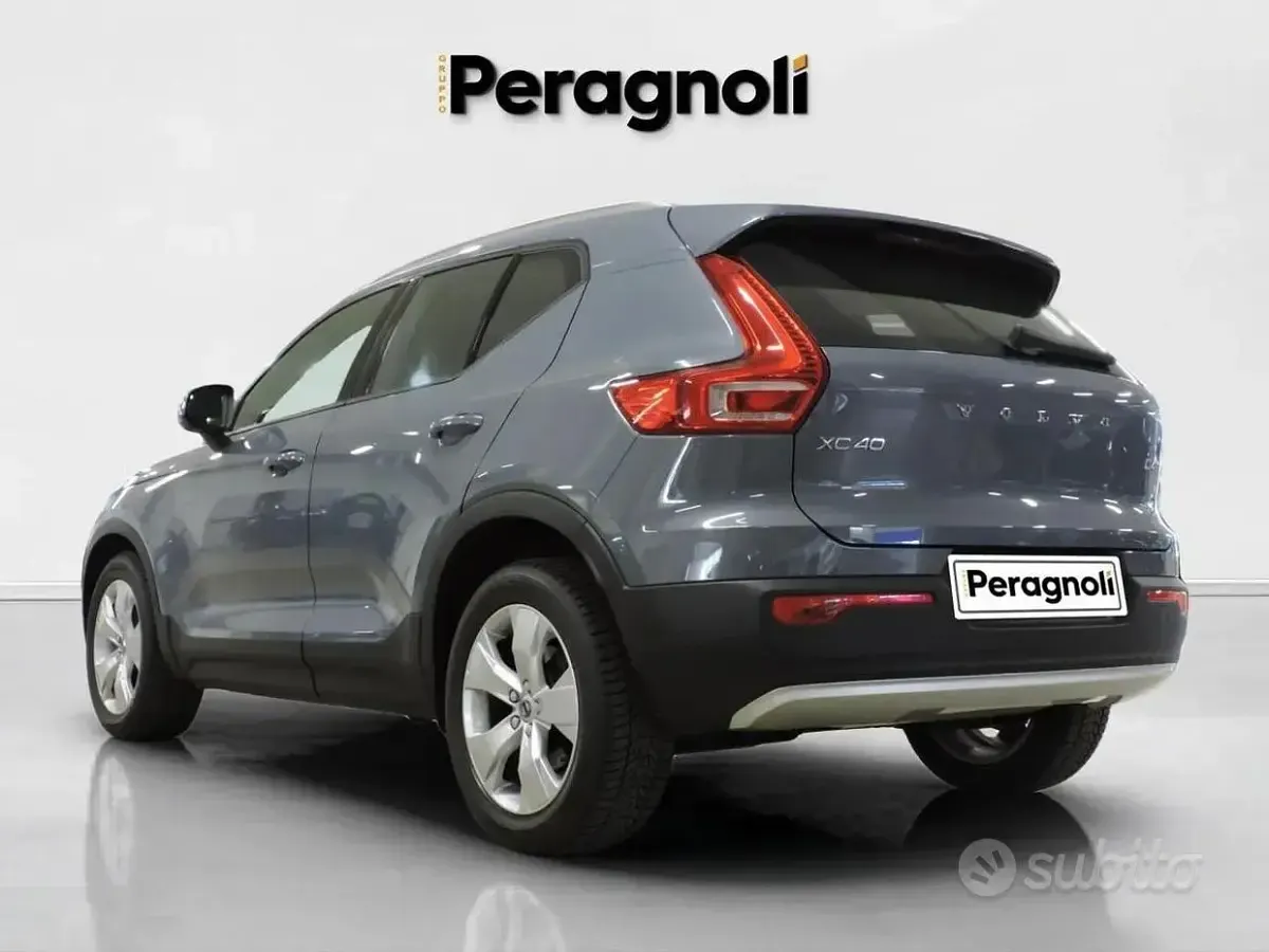 Usata Volvo XC40 Business Edition 190 CV (139 kW) 2020 Grigio SUV
