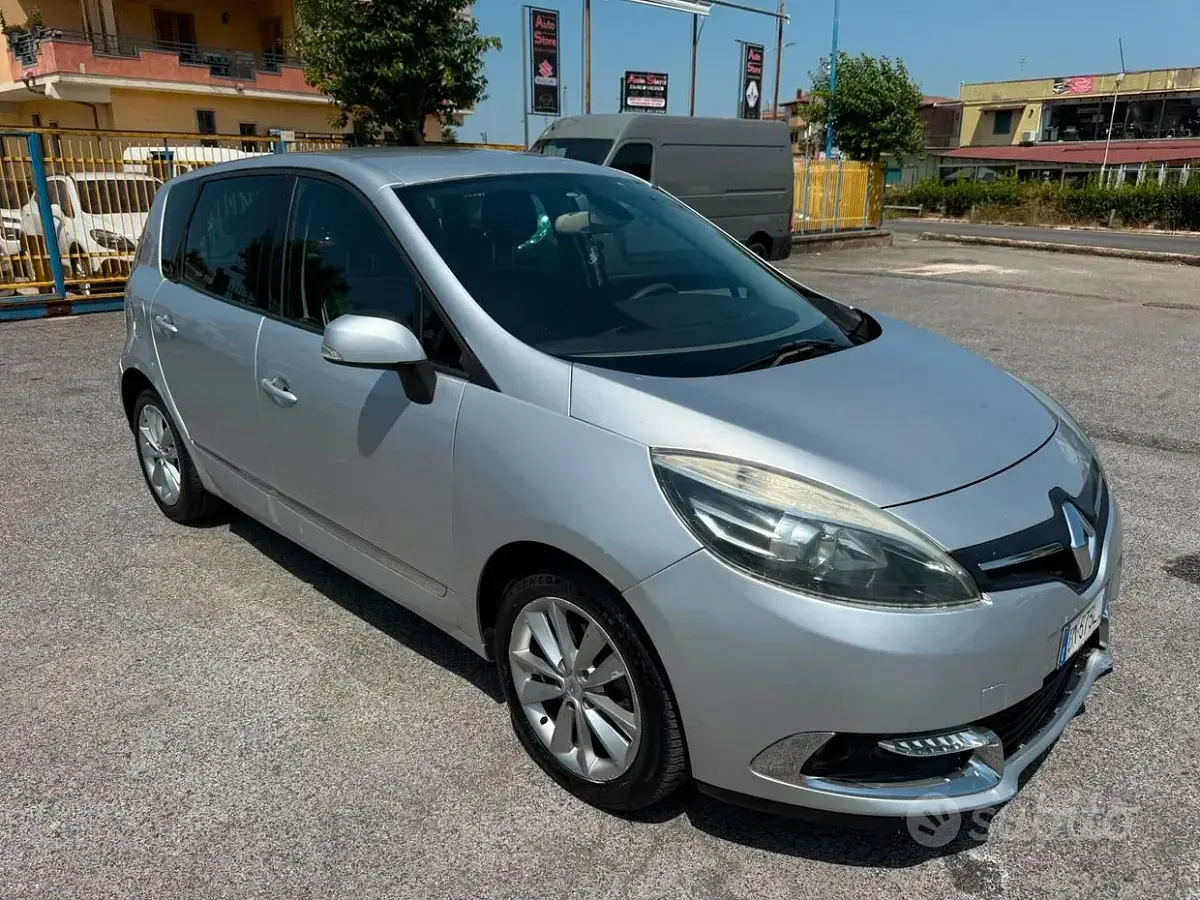 Usata Renault Scénic III LIMITED 110 CV (80 kW) 2012 Grigio Monovolume
