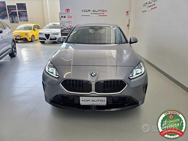 Usado BMW 118 M Sport 150 CV (110 kW) 2025 Gris Utilitario