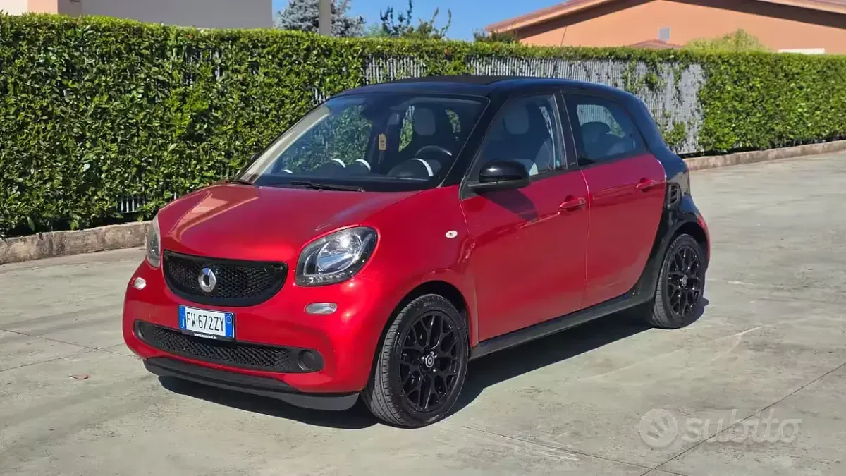 Usata Smart ForFour 71 CV (52 kW) 2015 Rosso Utilitaria