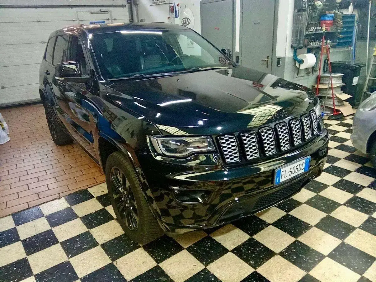 Usata Jeep Grand Cherokee Night Eagle 250 CV (183 kW) 2017 Nero SUV