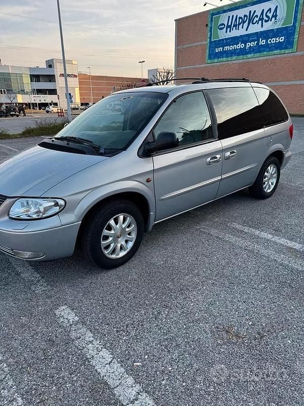 Usata Chrysler Grand Voyager 2001 Monovolume