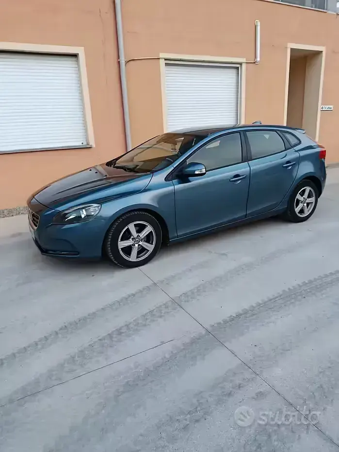 Usata Volvo V40 2014 Blu Berlina