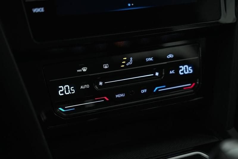 Usata VW Passat Business 150 CV (110 kW) 2023 Nero metallizzato Station wagon