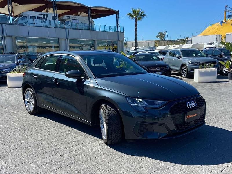 Usata Audi A3 Business 110 CV (80 kW) 2024 Grigio Berlina
