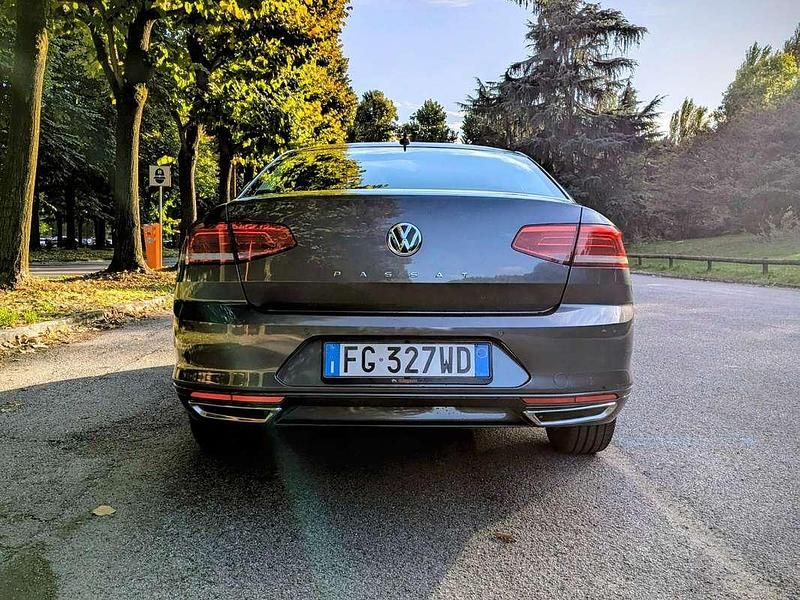 Usata VW Passat 150 CV (110 kW) 2017 Grigio Berlina