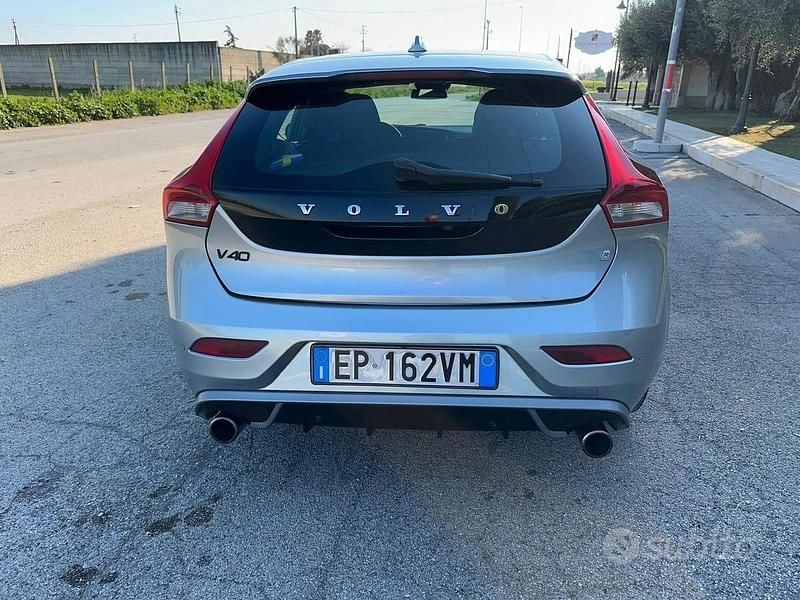 Usata Volvo V40 R-Design 116 CV (85 kW) 2013 Grigio Berlina