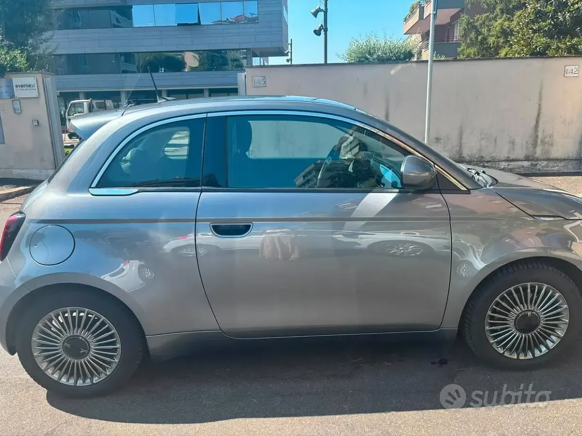 Usata Fiat 500e Icon 42 kW (58 CV) 2020 Grigio Berlina