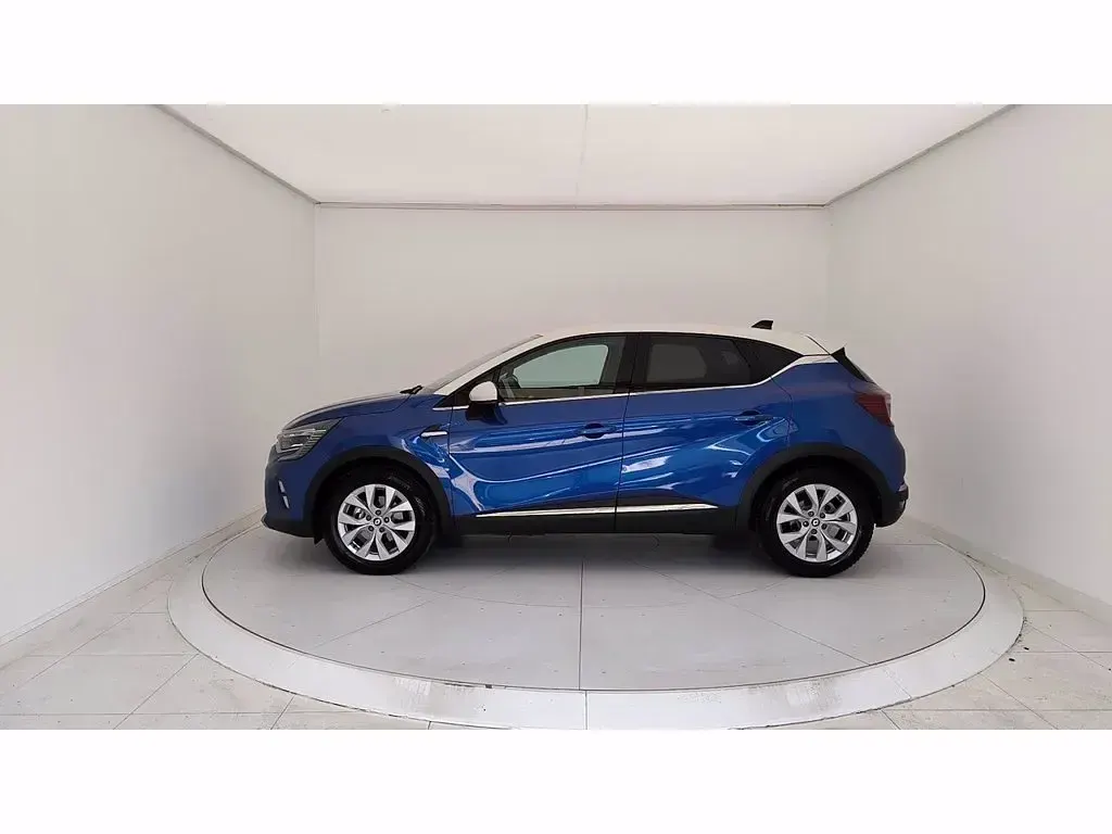 Usata Renault Captur Intens 143 CV (105 kW) 2022 Blu scuro SUV