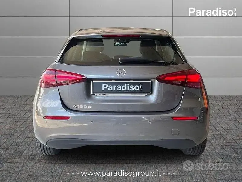 Usata Mercedes A180 Advanced 116 CV (85 kW) 2025 Grigio Berlina