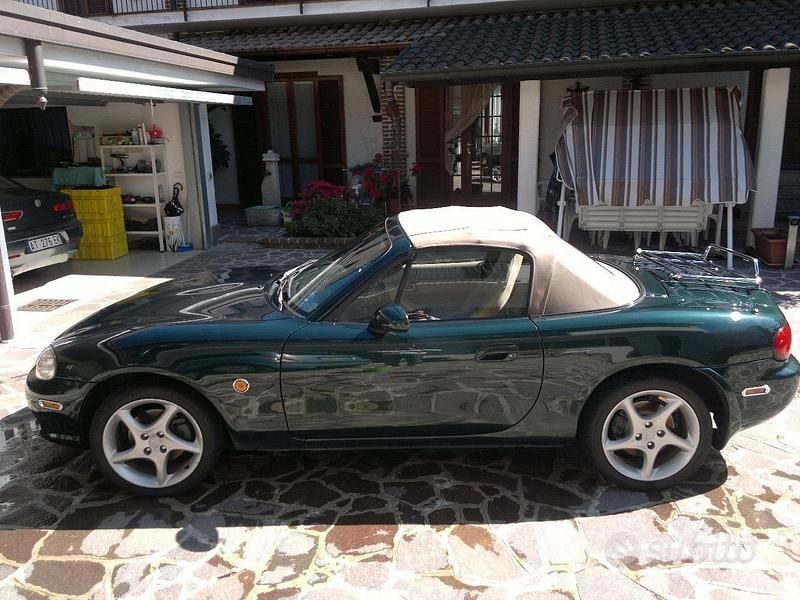 Usata Mazda MX5 Edition 110 CV (80 kW) 2003 Verde Cabrio