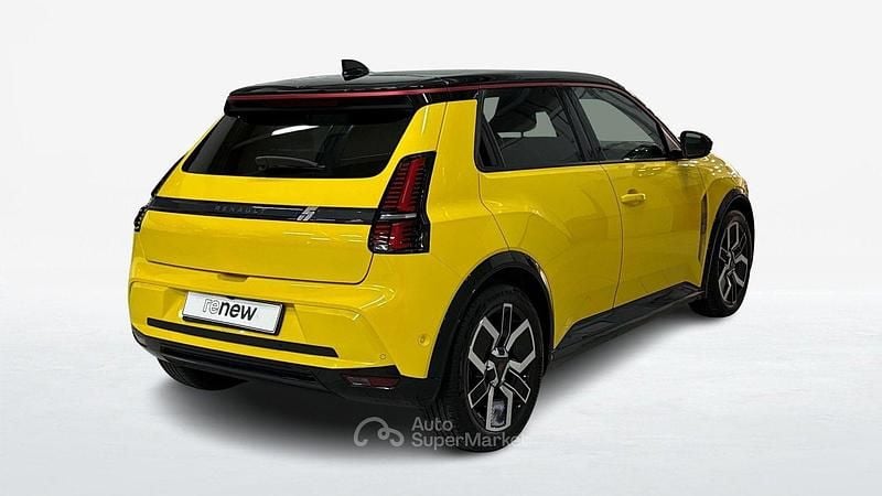 Begagnad Renault 5 E-Tech Iconic 110 kW (150 HK) 2024 Gul Sedan