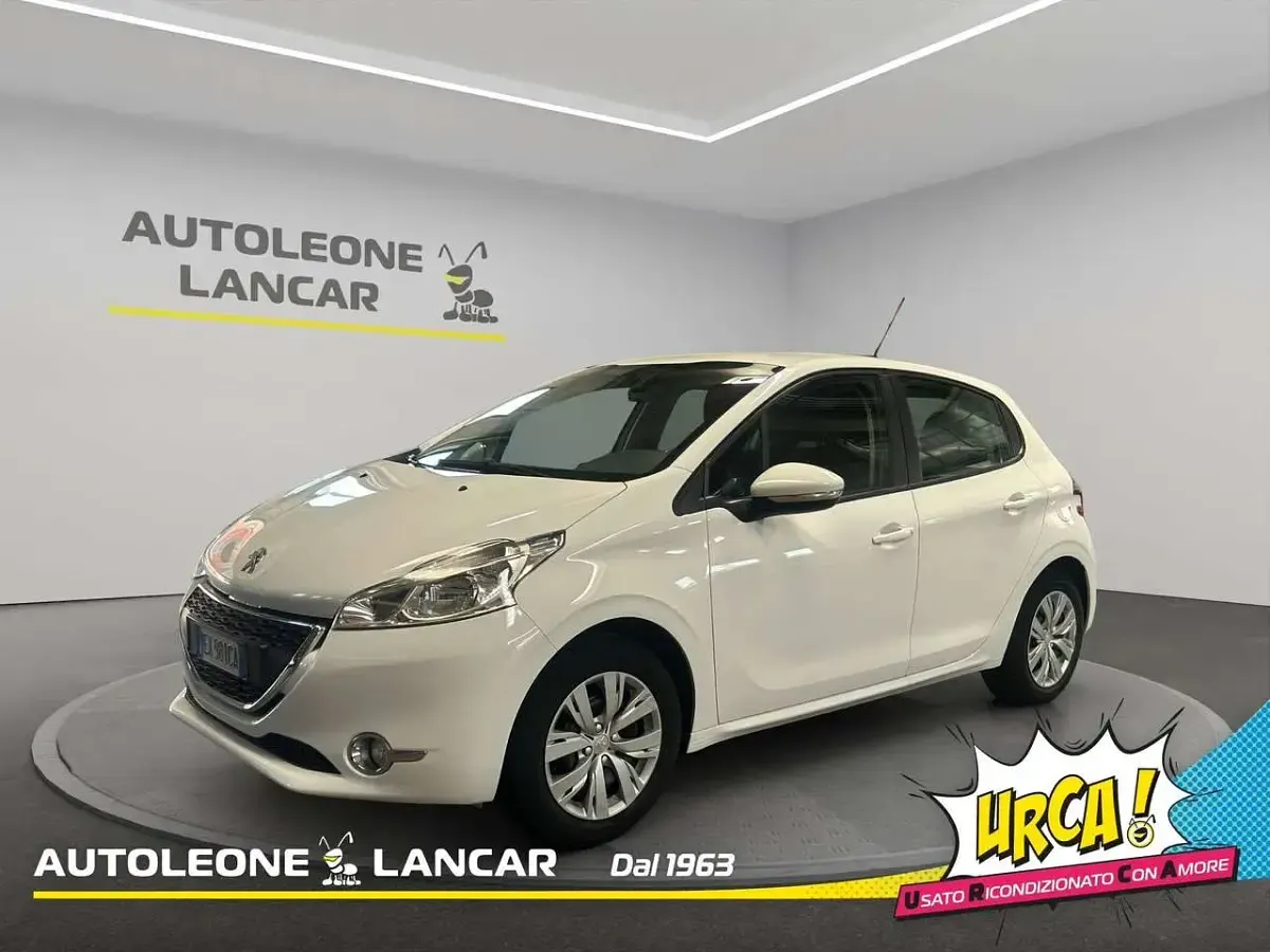 Usata Peugeot 208 Active 68 CV (50 kW) 2014 Bianco Utilitaria