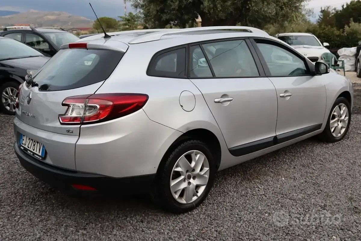 Usata Renault Mégane GrandTour GT 110 CV (80 kW) 2011 Grigio Station wagon