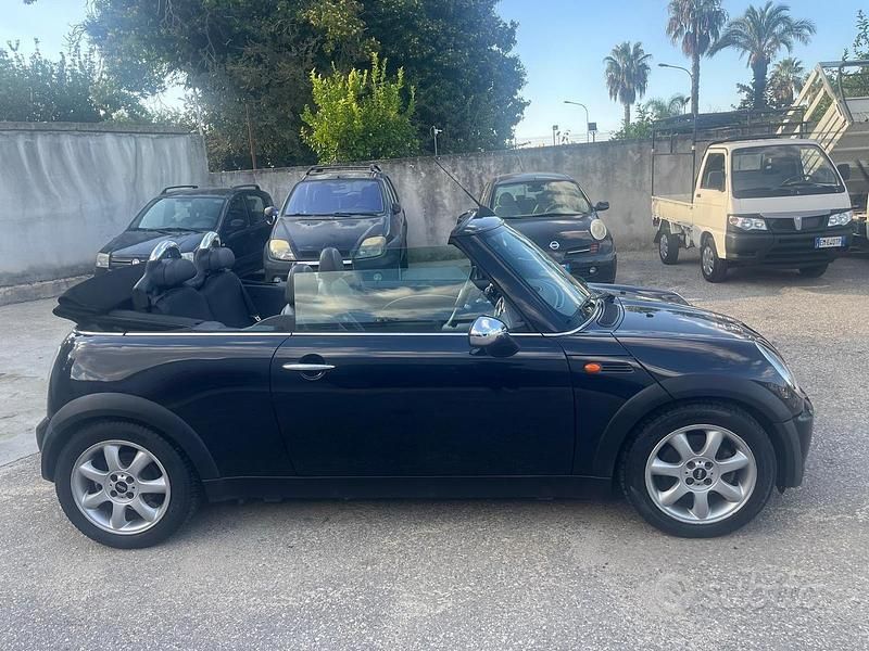 Usata Mini Cooper Cabriolet 116 CV (85 kW) 2005 Nero Cabrio