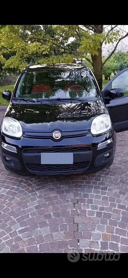 Usata Fiat Panda Lounge 69 CV (50 kW) 2020 Nero Utilitaria
