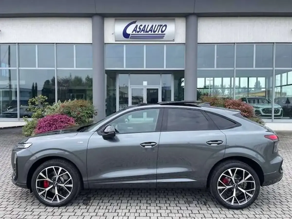 Nuova Audi Q3 Sportback S-Line 204 CV (150 kW) 2026 Grigio daytona SUV
