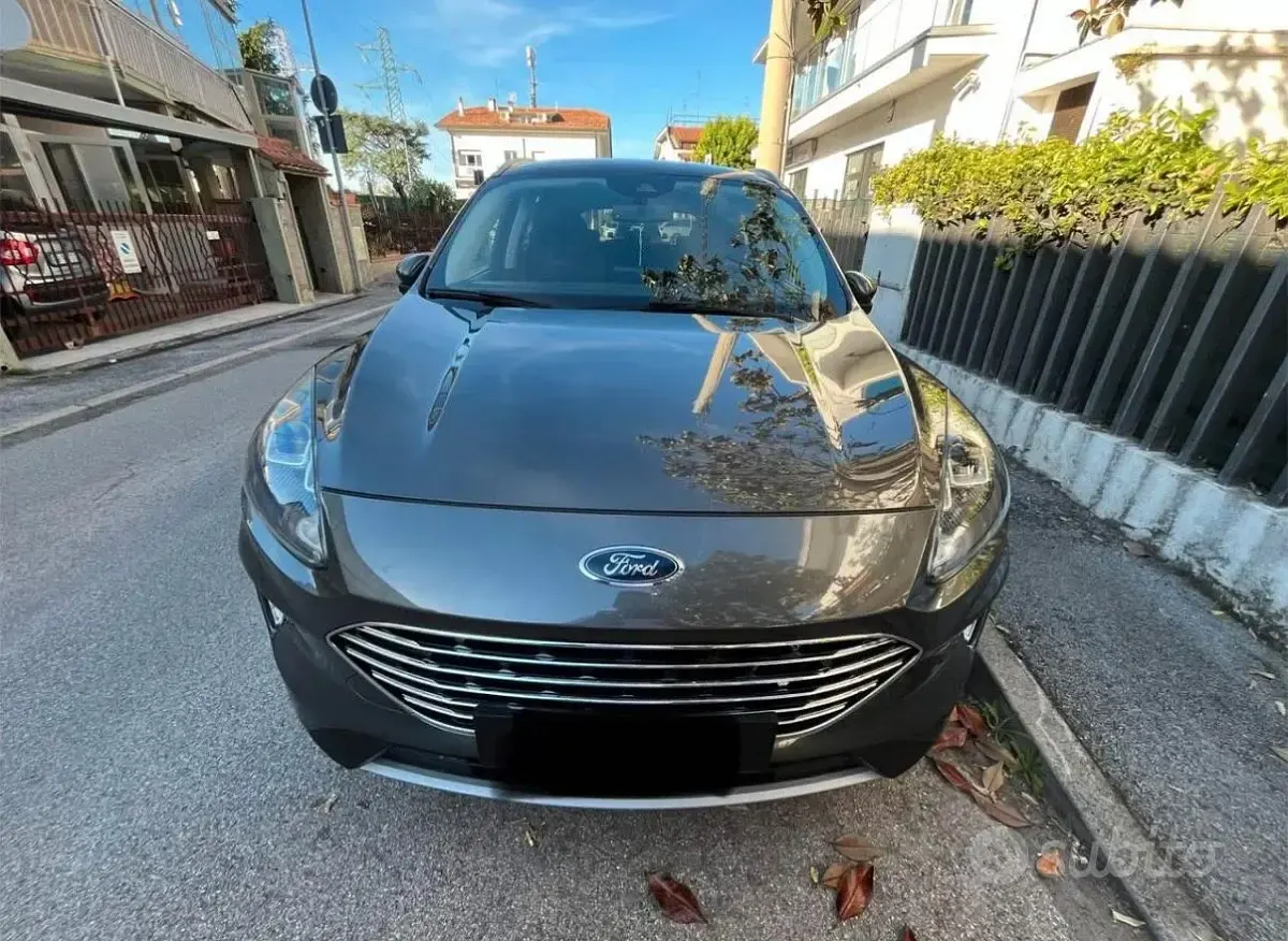Usata Ford Kuga 120 CV (88 kW) 2020 Grigio SUV