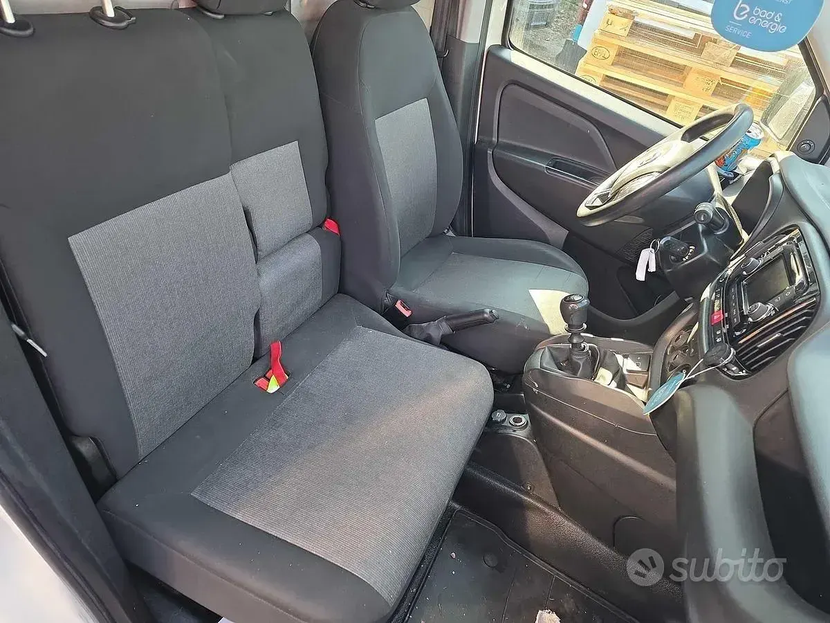 Usata Fiat Doblò 101 CV (74 kW) 2016 Bianco Monovolume
