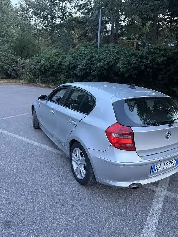 Usata BMW 118 143 CV (105 kW) 2008 Utilitaria