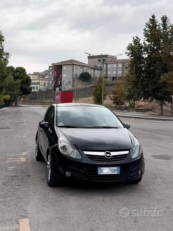 Usata Opel Corsa 75 CV (55 kW) 2009 Nero Utilitaria