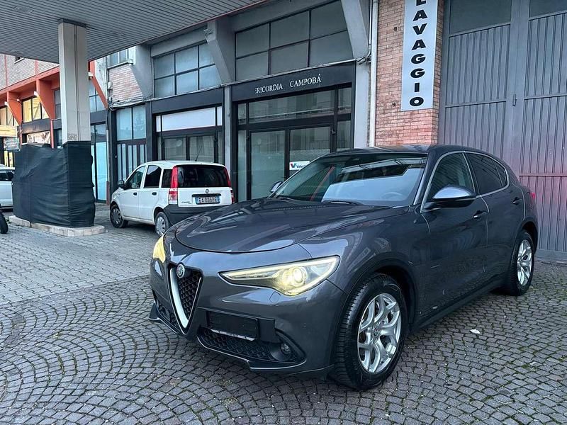 Usata Alfa Romeo Stelvio Executive 180 CV (132 kW) 2018 Grigio SUV