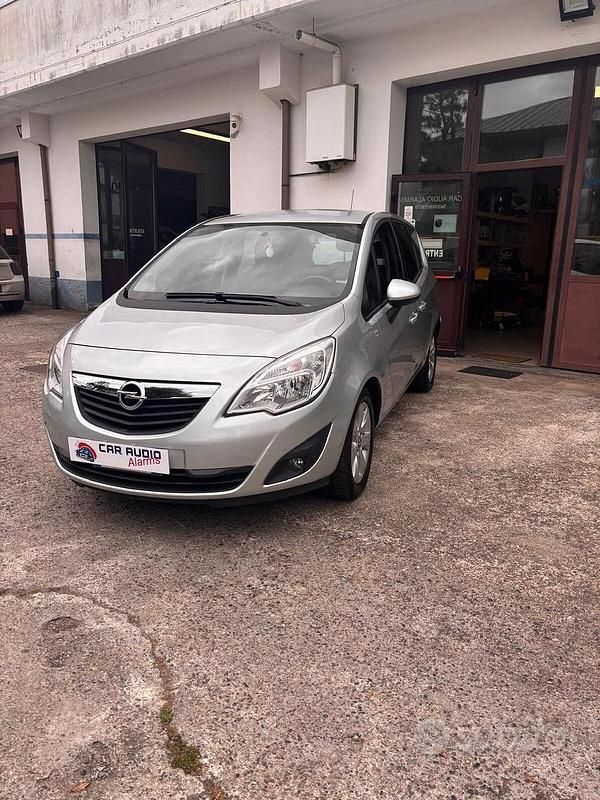 Usata Opel Meriva S 101 CV (74 kW) 2013 Grigio Monovolume