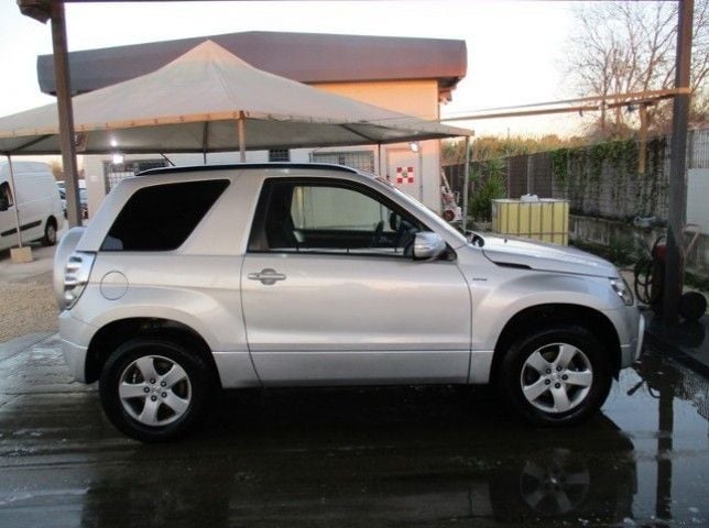 Suzuki Grand Vitara 1.9 DDiS 3 porte usate su Usato ...